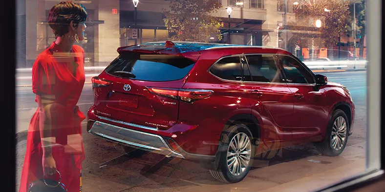 2024 Toyota Highlander at Pickering Toyota